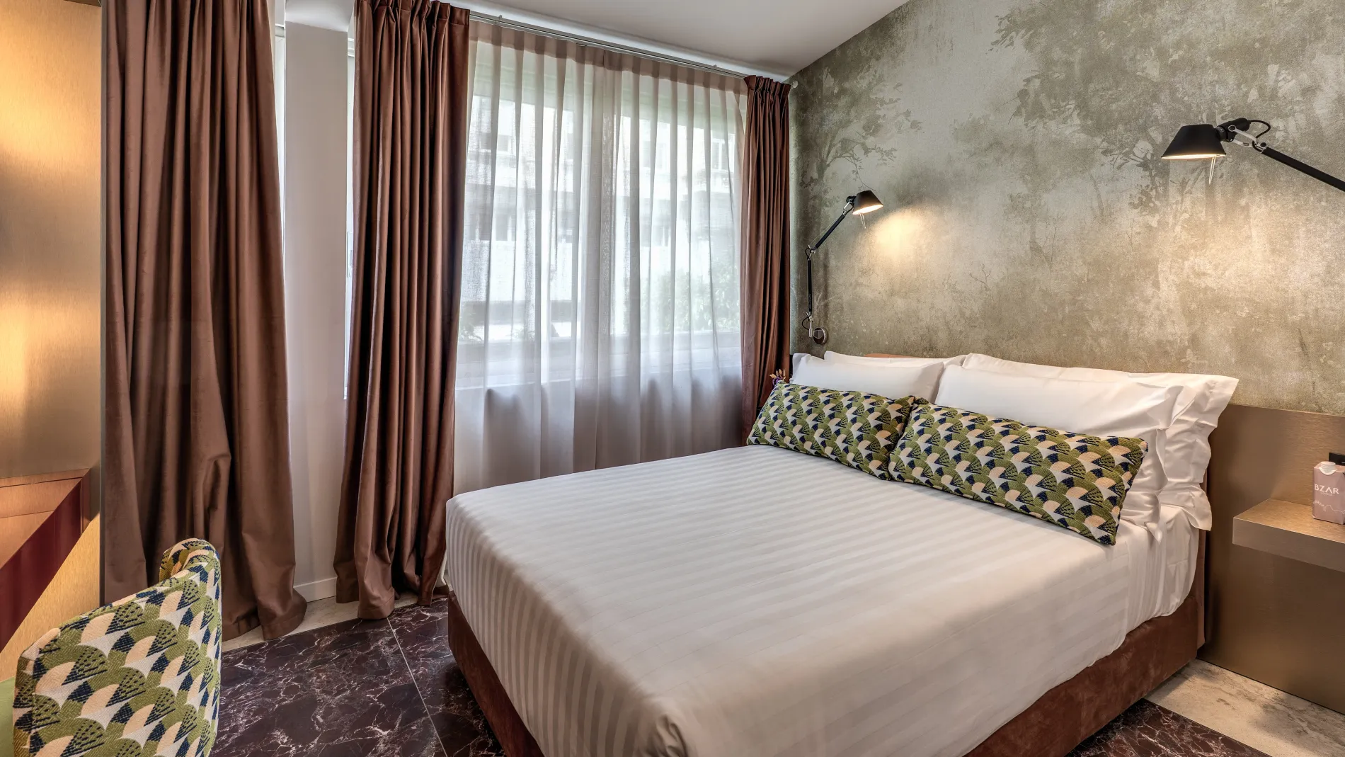 Bright Superior room with double bed and large windows near Palazzo Barberini in Rome - Barberini 16, BZAR hotels in Rome