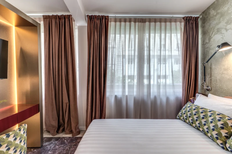 Large window with elegant curtains in Superior room near Palazzo Barberini Rome - Barberini 16, BZAR hotels in Rome